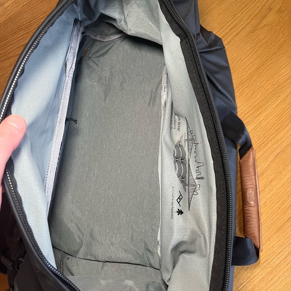 Peak Design Travel Duffel 35L - Huckberry Exclusive - Picture 14 of 15